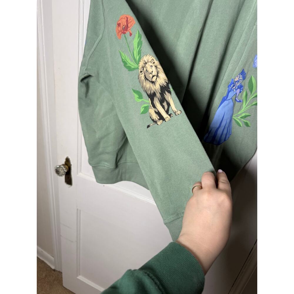 Target Wicked Green Crewneck Graphic Elphaba Sweatshirt NEW Size XL - Picture 5 of 7
